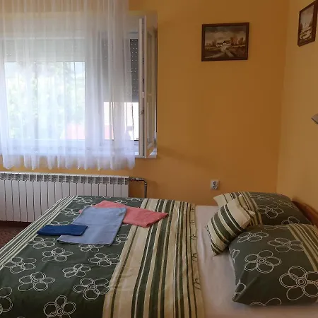 Rozsa Vendeghaz Guest house *