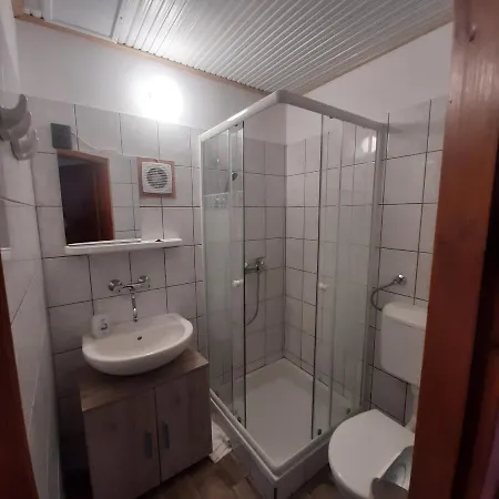 Rozsa Vendeghaz *