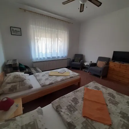 Rozsa Vendeghaz Guest house Visegrad
